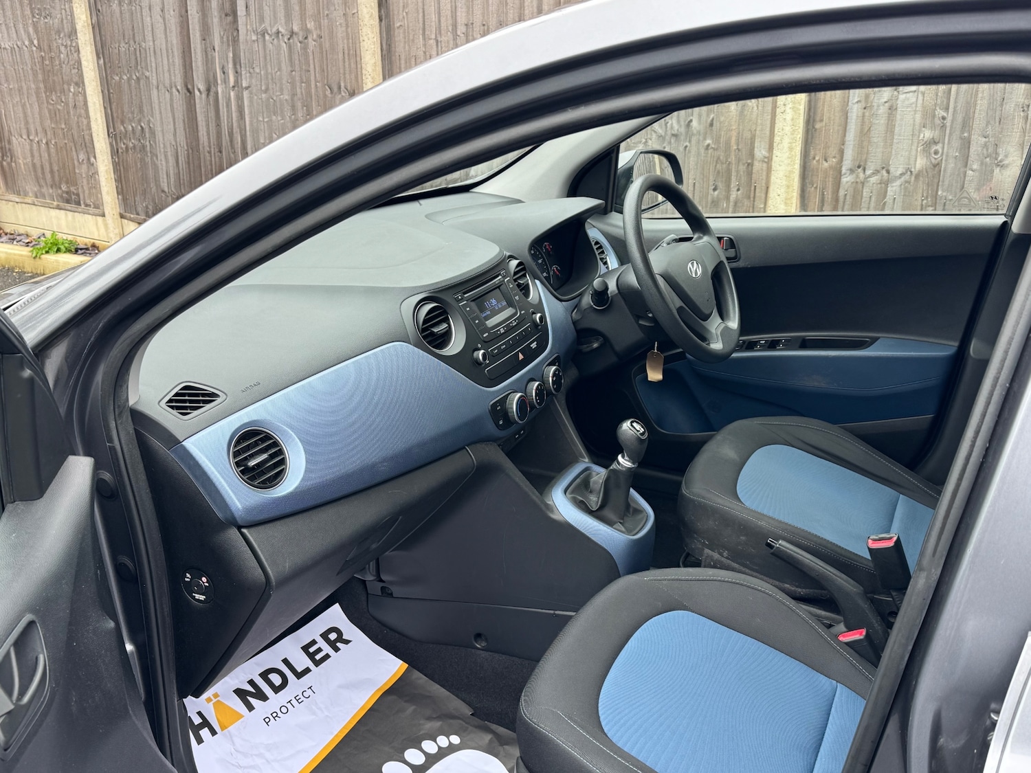 Used Hyundai i10 2014 for sale - 77792995: Photo 12