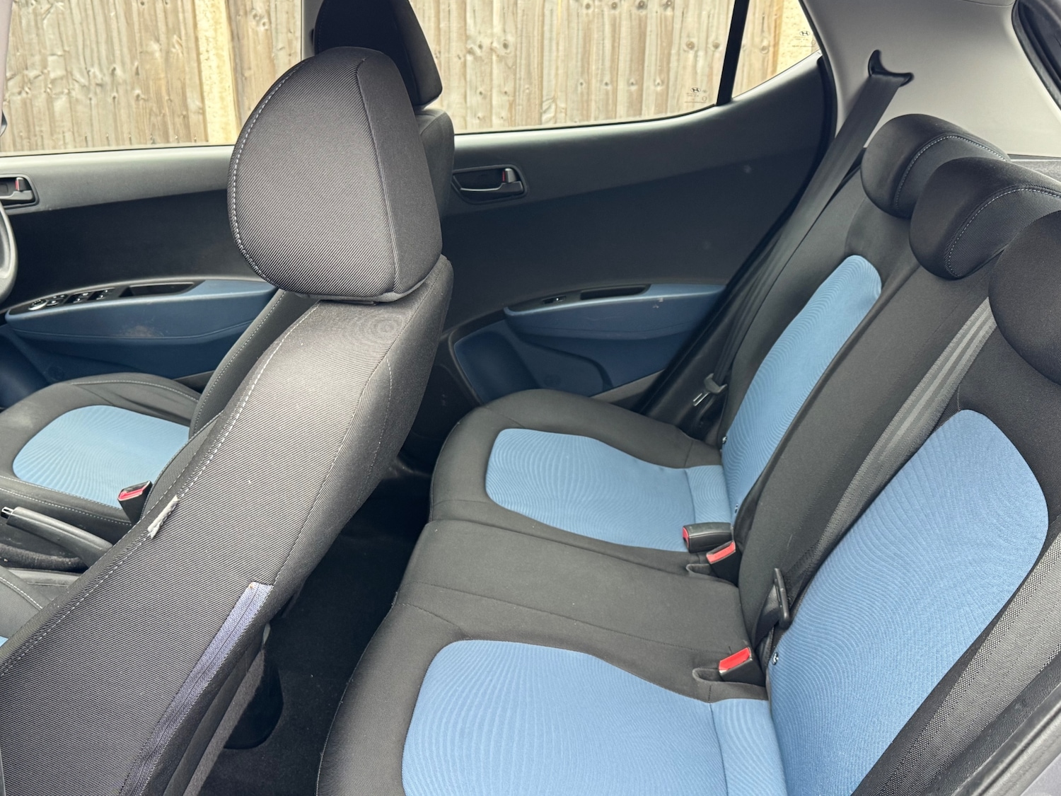 Used Hyundai i10 2014 for sale - 77792995: Photo 15