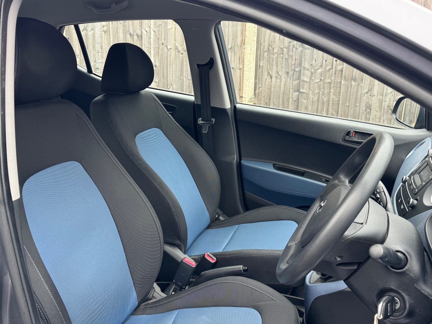 Used Hyundai i10 2014 for sale - 77792995: Photo 8