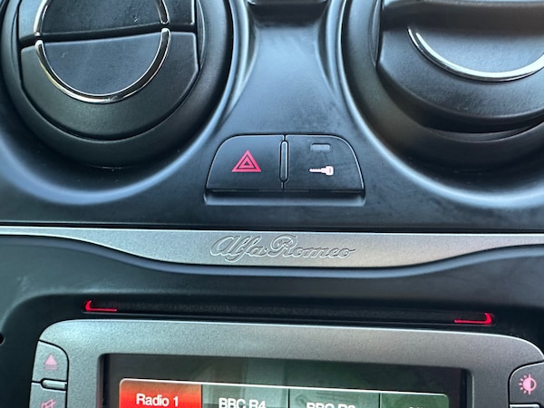 Used Alfa Romeo MiTo 2016 for sale - 76121233: Photo 28
