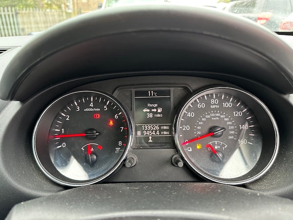 Used Nissan Qashqai 2011 for sale - 76299517: Photo 29