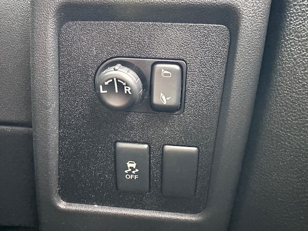 Used Nissan Qashqai 2011 for sale - 76299517: Photo 31
