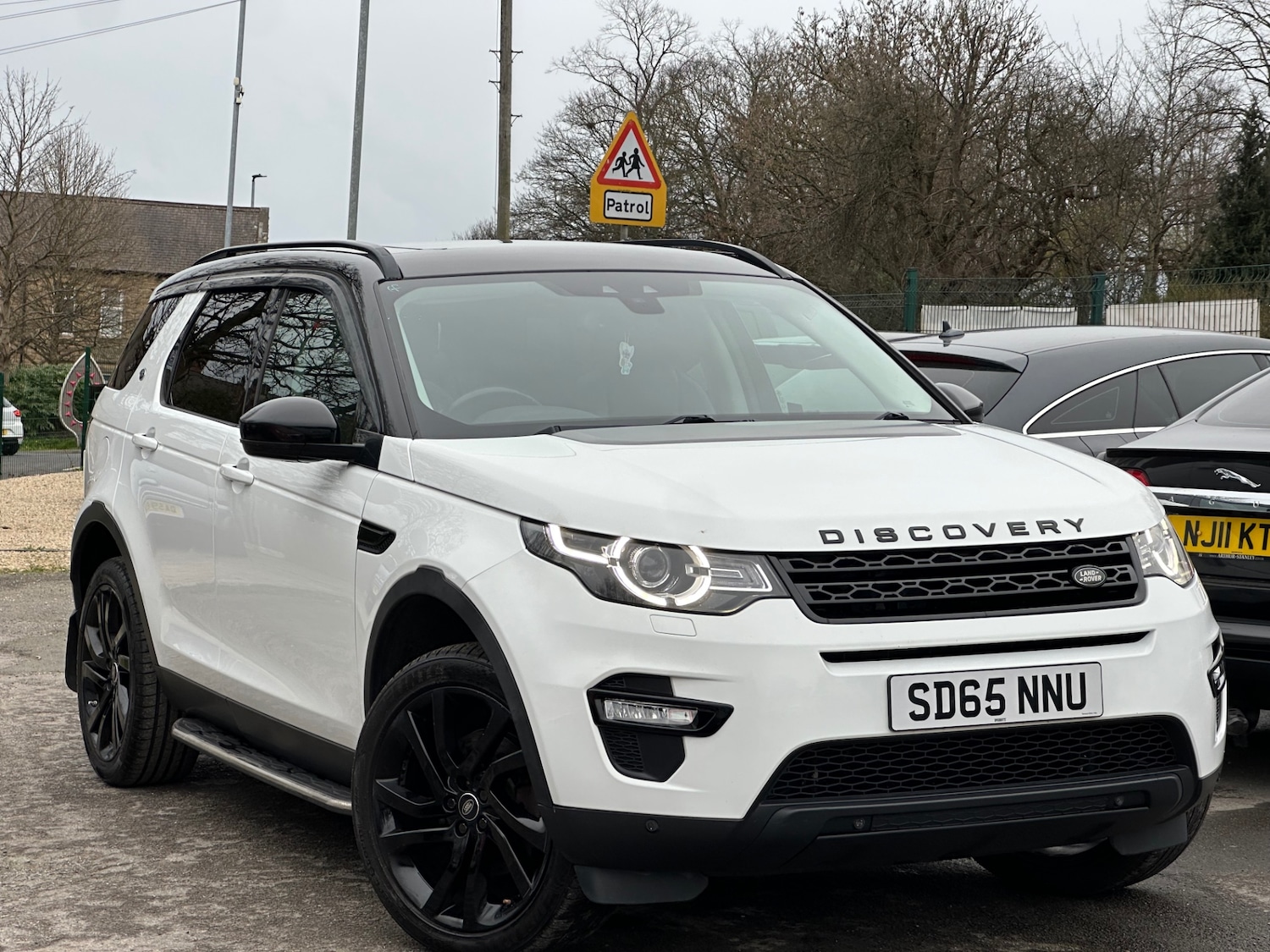 Used Land Rover Discovery Sport 2015 for sale - 77854471: Photo 2
