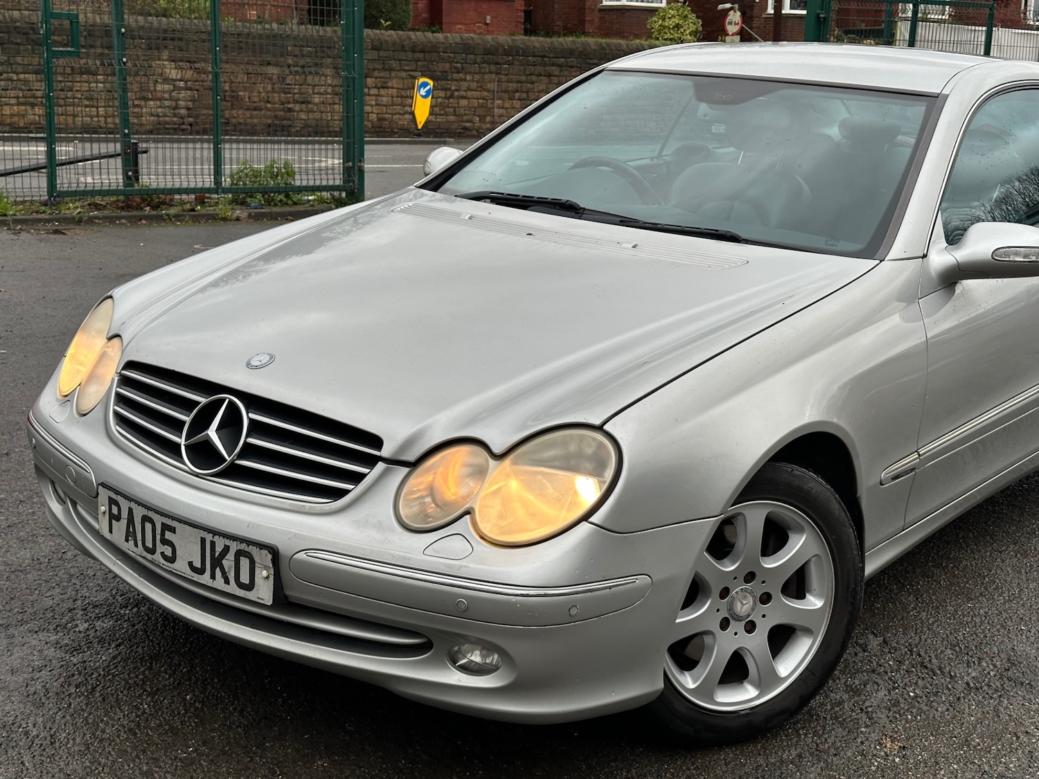 Used Mercedes-Benz CLK 2005 for sale - 76891935: Photo 10