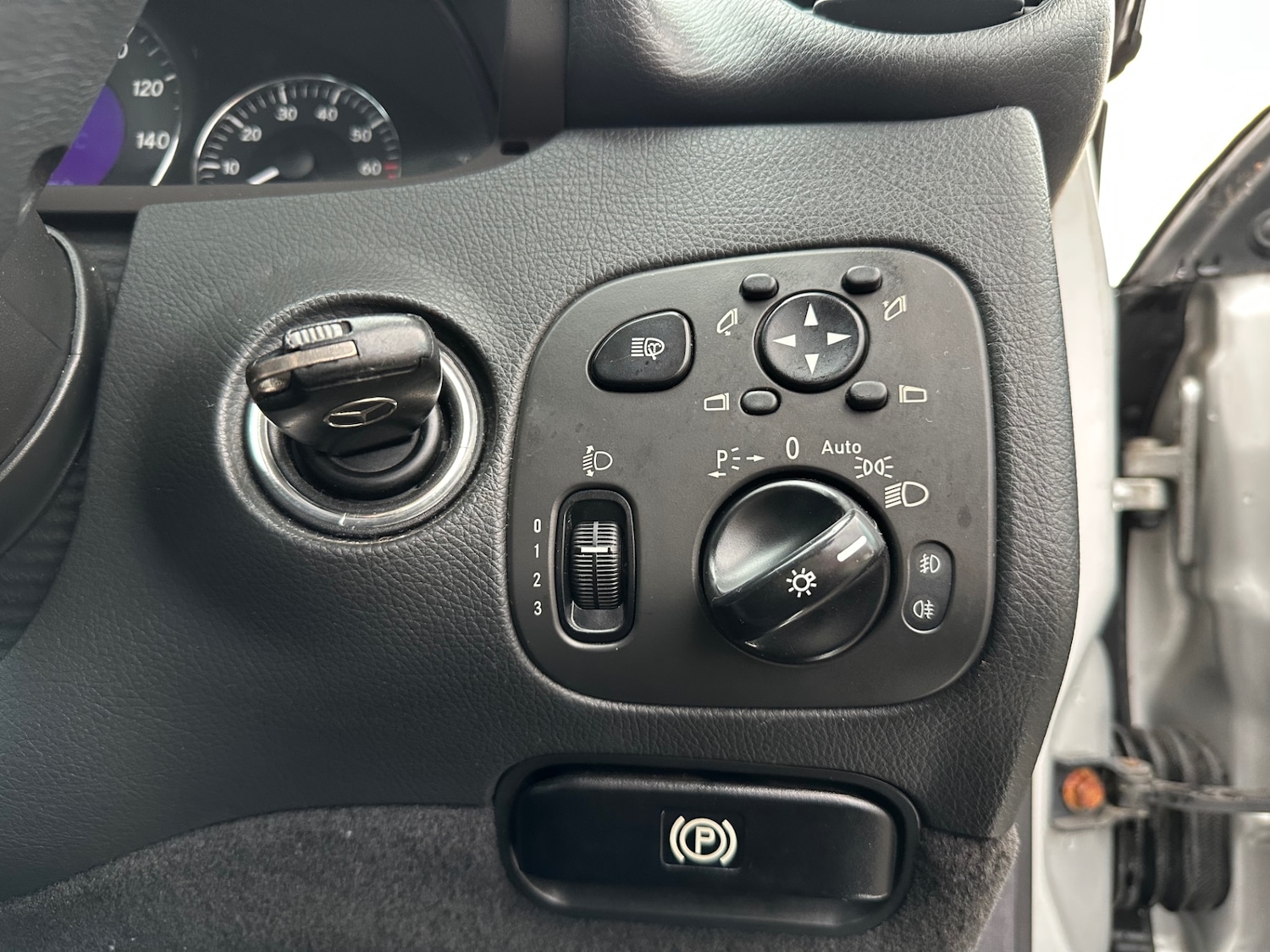 Used Mercedes-Benz CLK 2005 for sale - 76891935: Photo 22