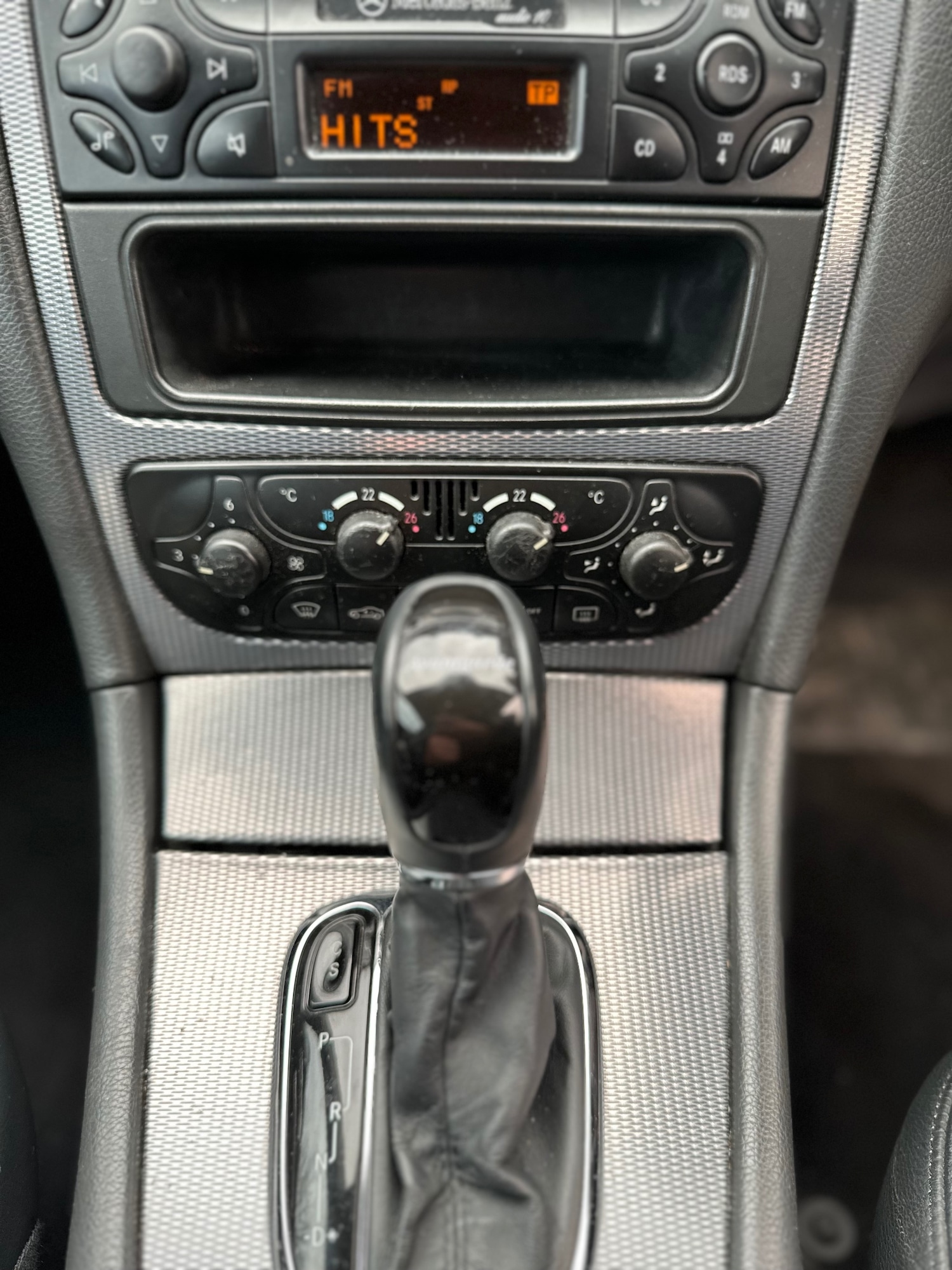 Used Mercedes-Benz CLK 2005 for sale - 76891935: Photo 24