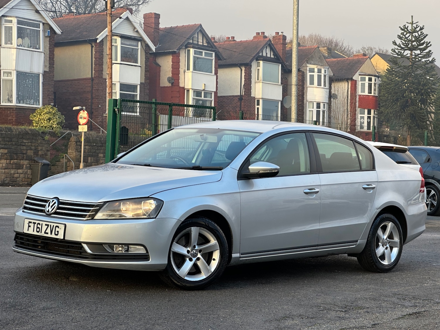 Used Volkswagen Passat 2012 for sale - 77012977: Photo 2