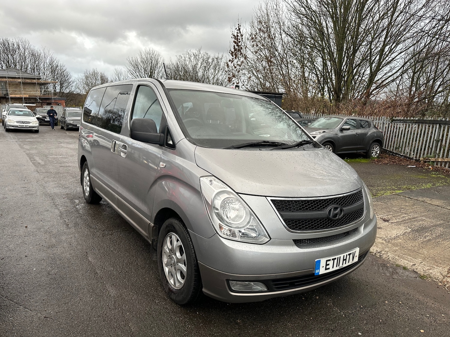 Used Hyundai i800 2011 for sale - 76894502: Photo 2