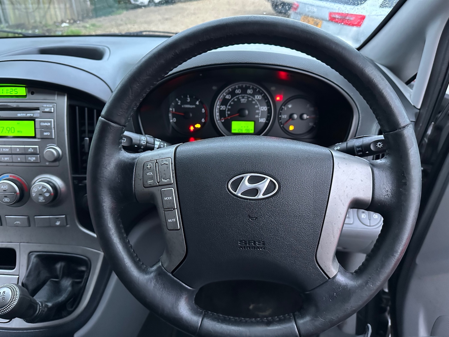 Used Hyundai i800 2011 for sale - 76894502: Photo 24