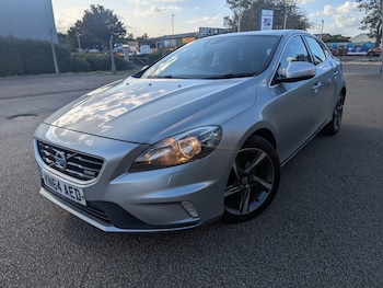 Used Volvo V40 2015 for sale - 75493443: Photo