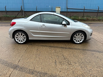 Used Peugeot 207 CC 2010 for sale - 76167518: Photo