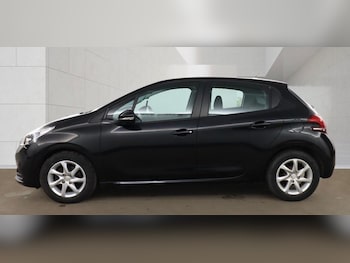 Used Peugeot 208 2016 for sale - 79387971: Photo