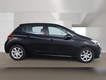 Used Peugeot 208 2016 for sale - 79387971: Photo
