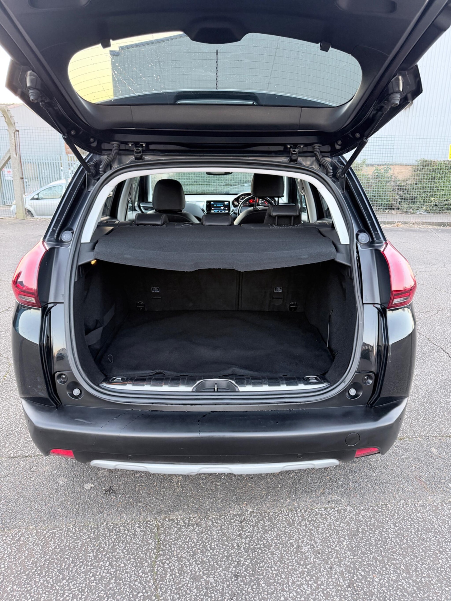 Used Peugeot 2008 2017 for sale - 77637862: Photo 10