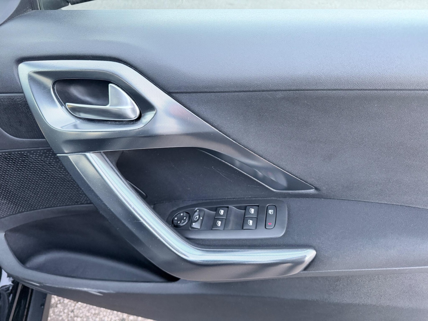 Used Peugeot 2008 2017 for sale - 77637862: Photo 13