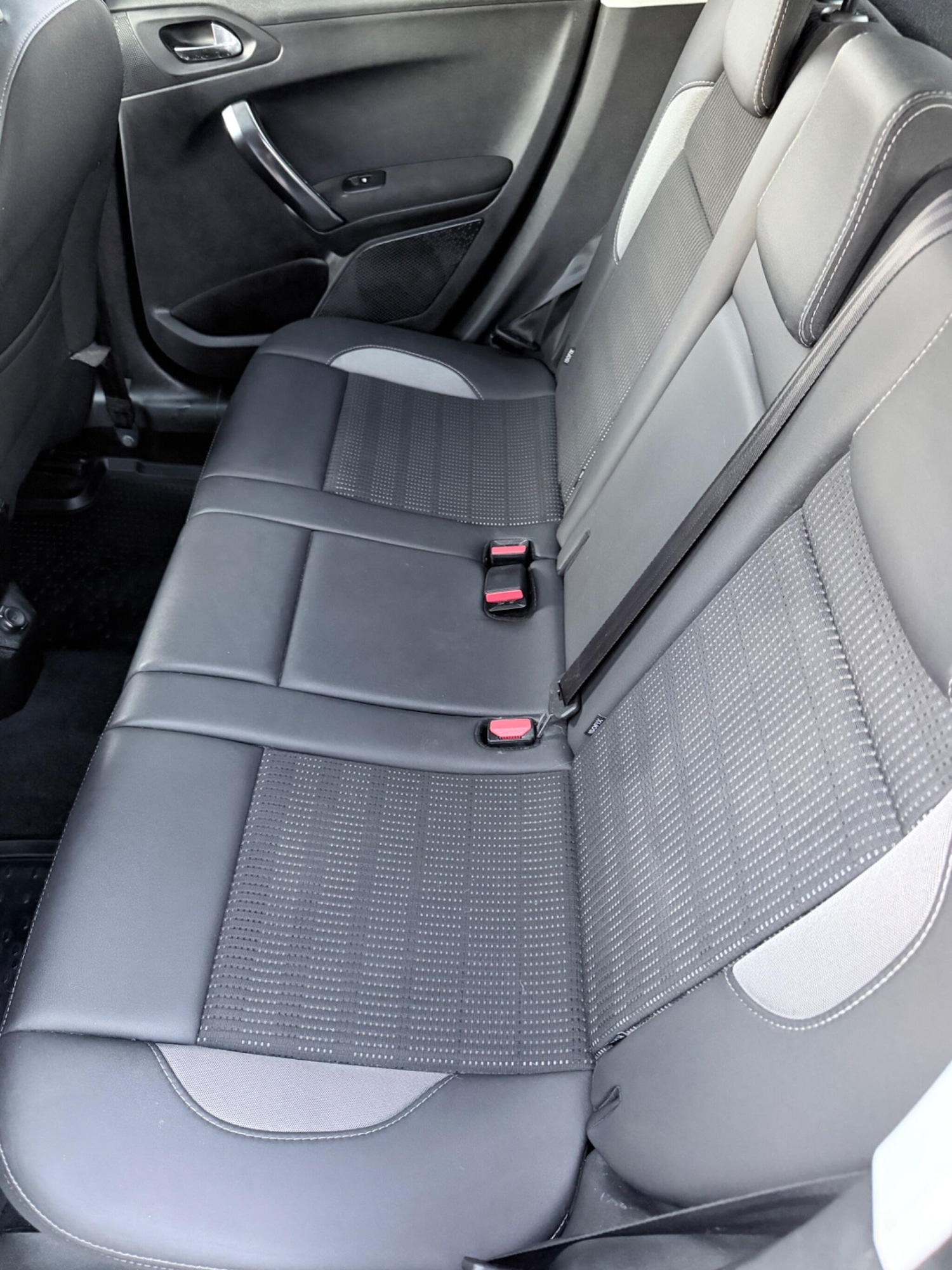 Used Peugeot 2008 2017 for sale - 77637862: Photo 14