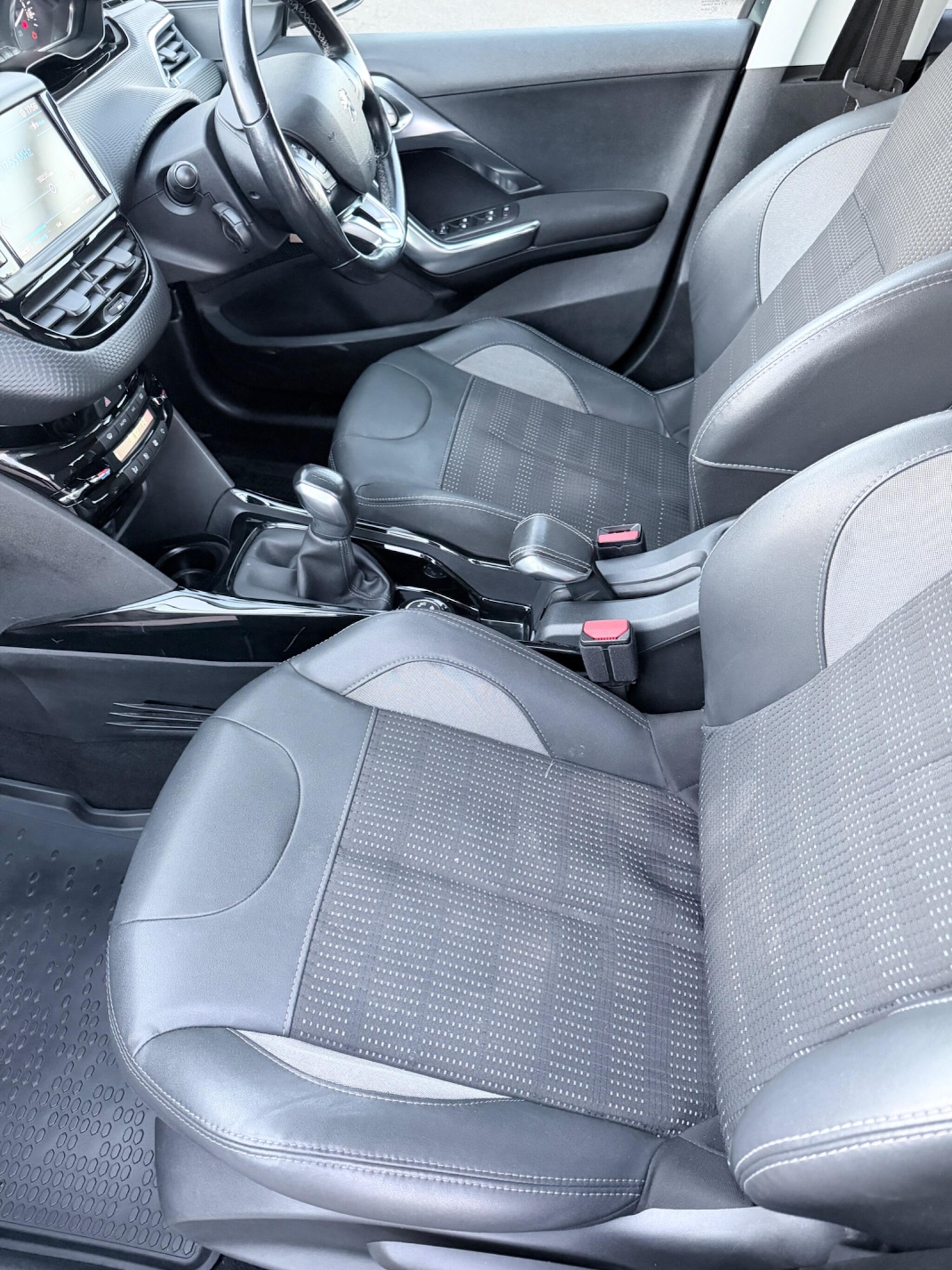 Used Peugeot 2008 2017 for sale - 77637862: Photo 15