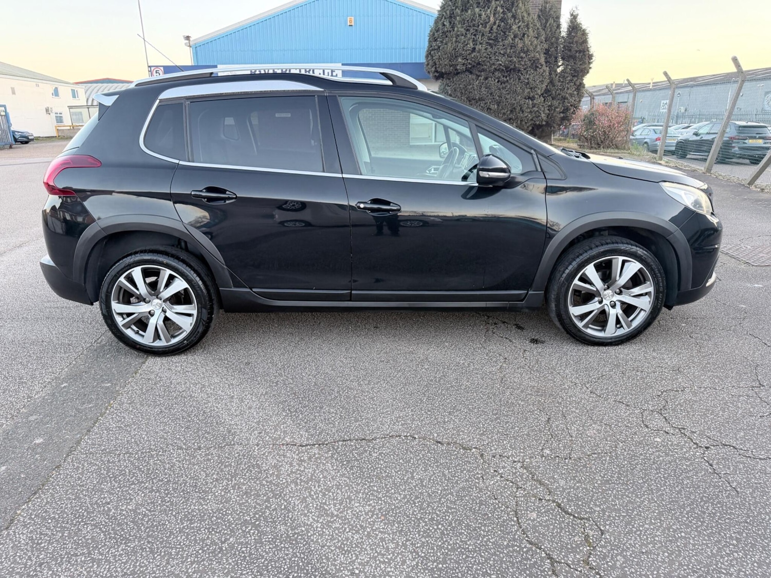 Used Peugeot 2008 2017 for sale - 77637862: Photo 6