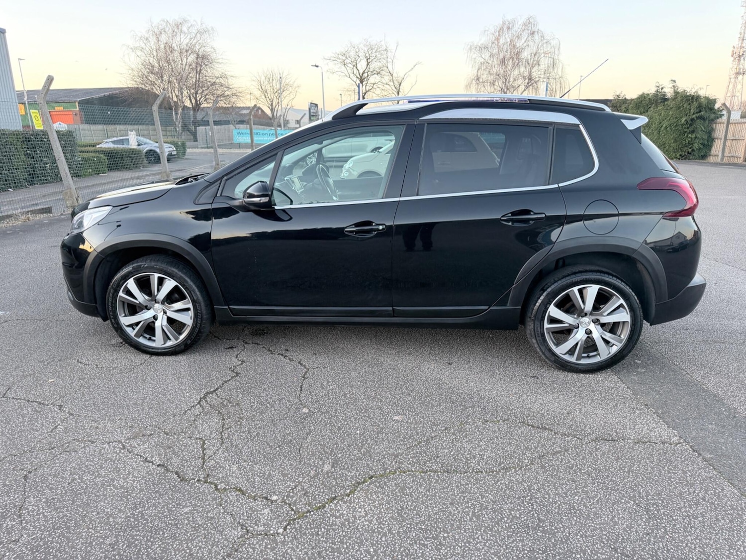 Used Peugeot 2008 2017 for sale - 77637862: Photo 9
