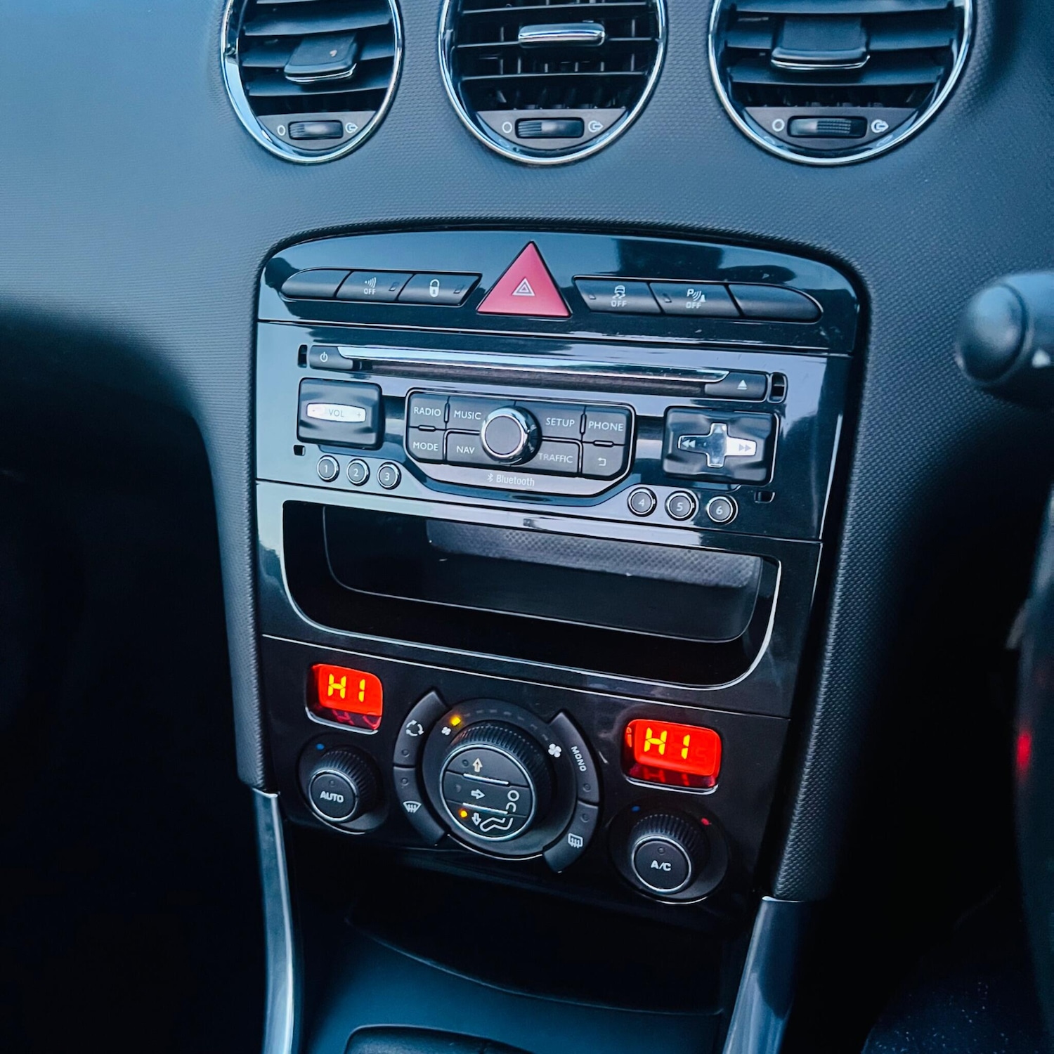 Used Peugeot 308 2014 for sale - 78157924: Photo 7