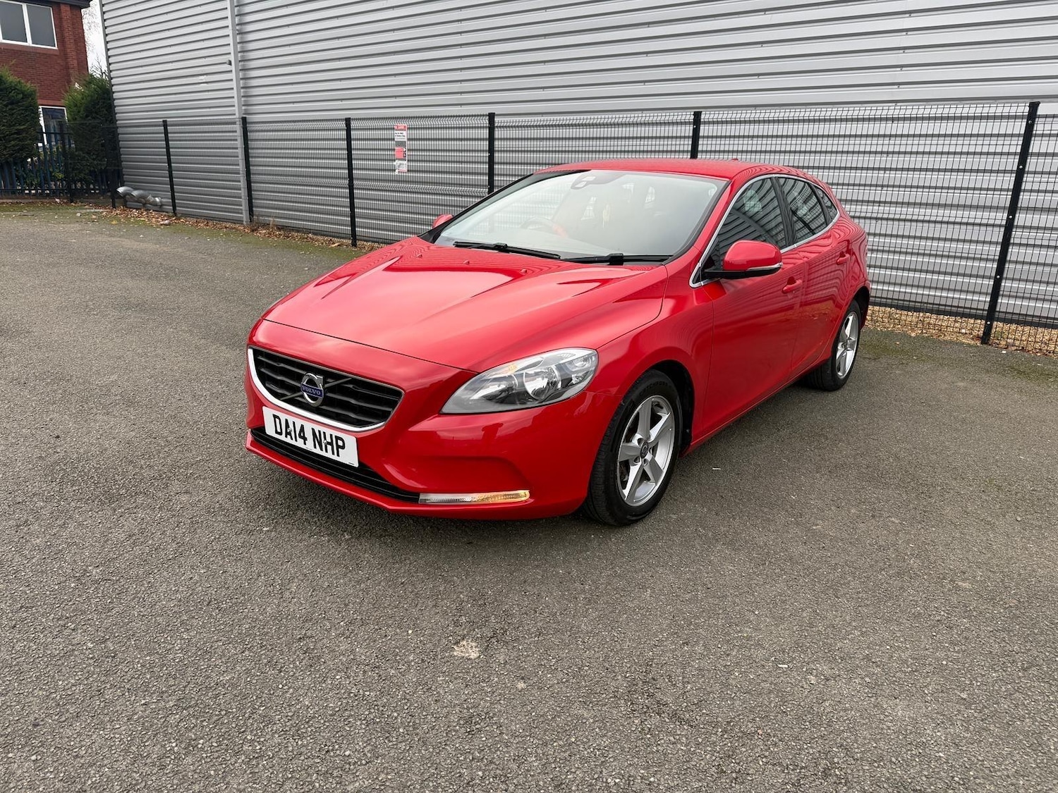 Used Volvo V40 2014 for sale - 76644627: Photo 14