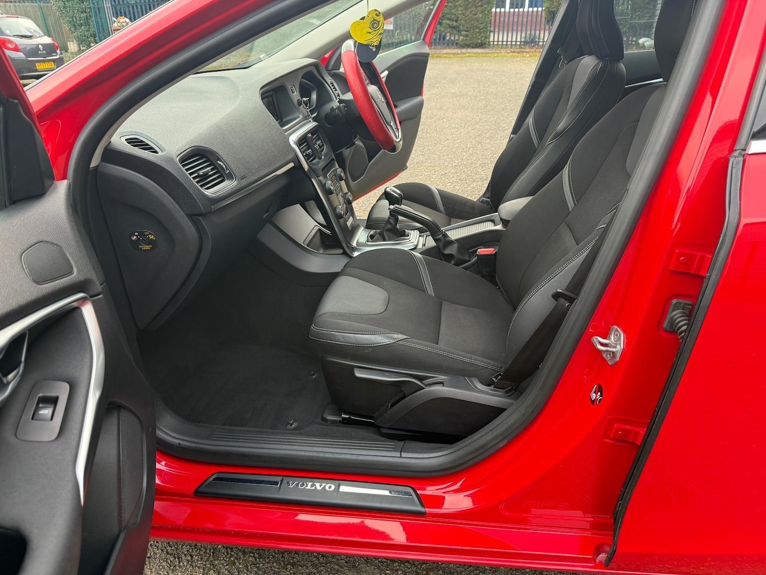 Used Volvo V40 2014 for sale - 76644627: Photo 15