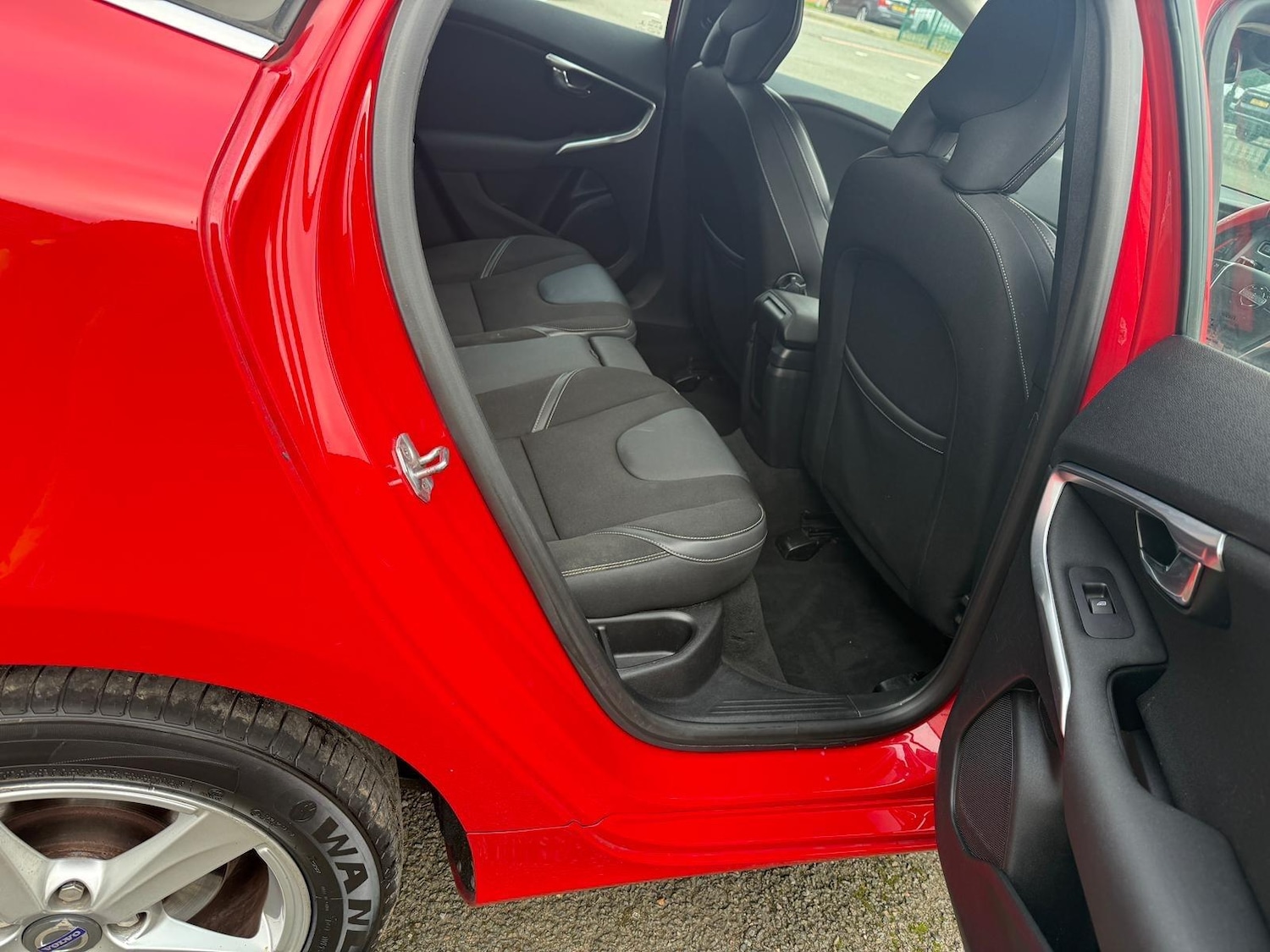 Used Volvo V40 2014 for sale - 76644627: Photo 19