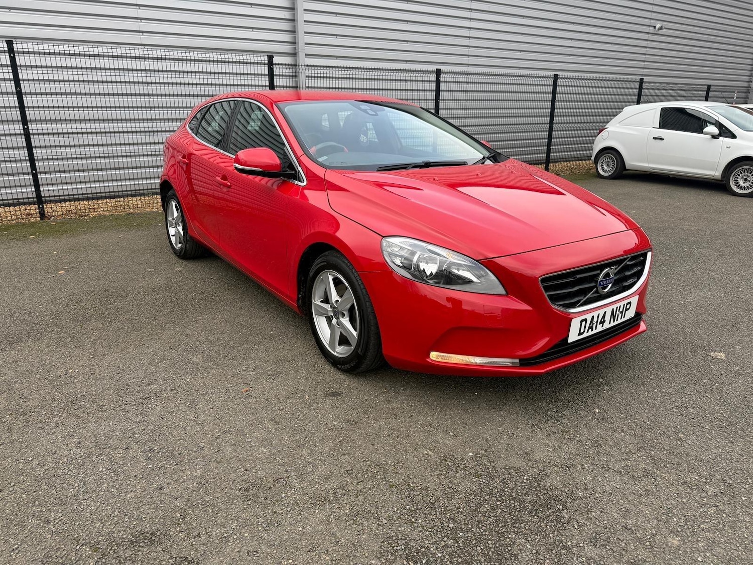 Used Volvo V40 2014 for sale - 76644627: Photo 22