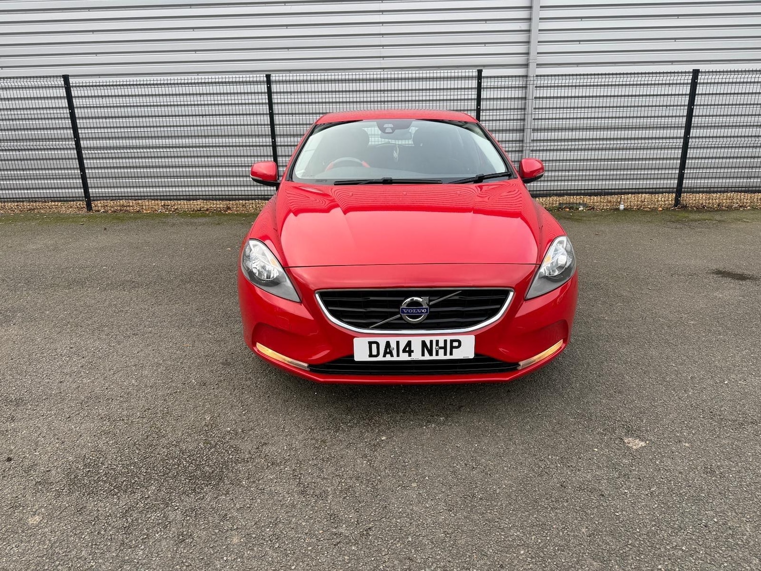 Used Volvo V40 2014 for sale - 76644627: Photo 4