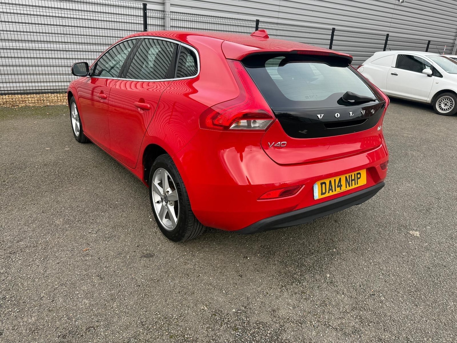 Used Volvo V40 2014 for sale - 76644627: Photo 7