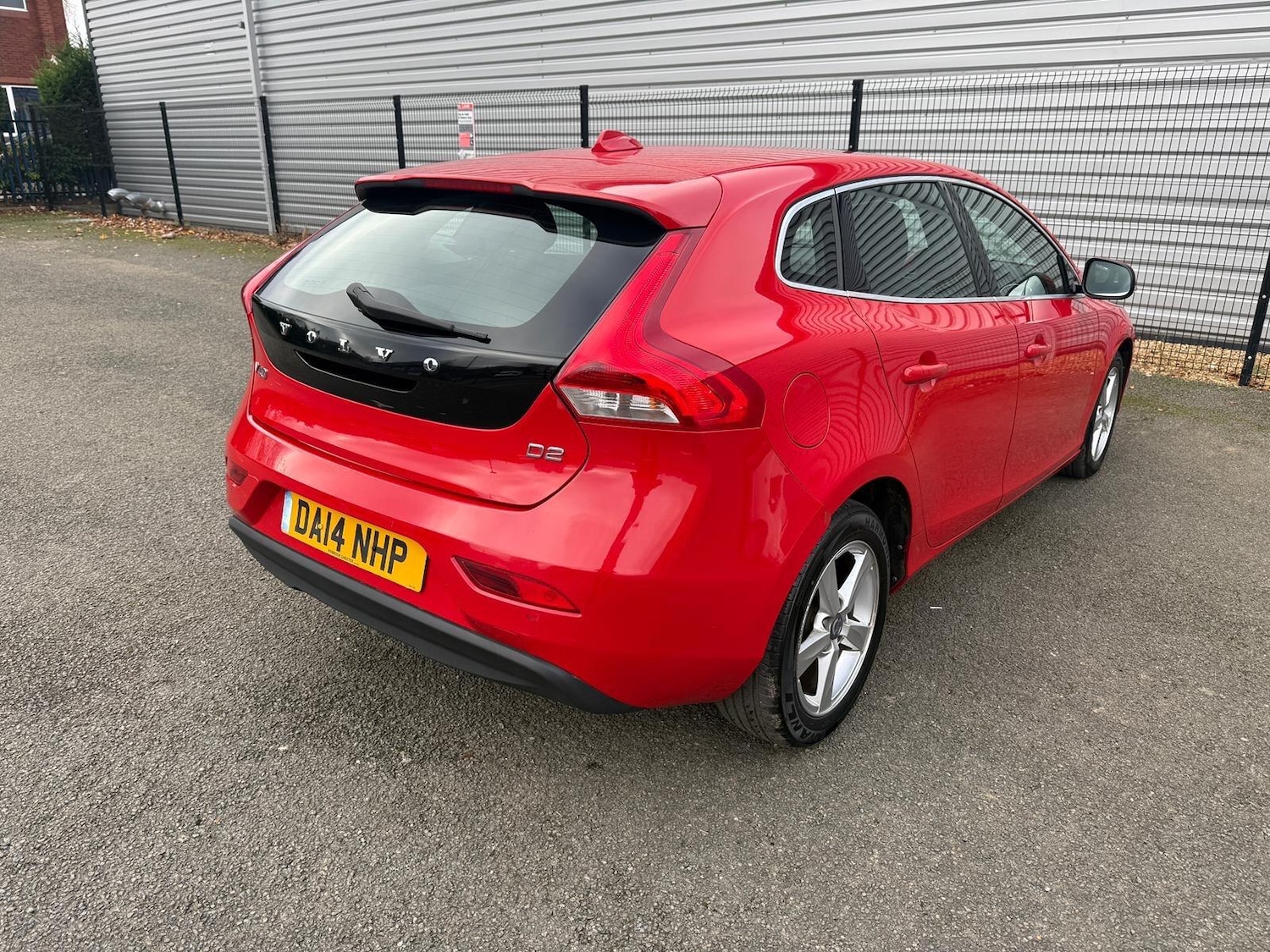 Used Volvo V40 2014 for sale - 76644627: Photo 8