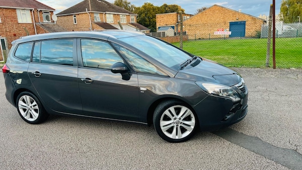 Used Vauxhall Zafira Tourer 2015 for sale - 74409825: Photo 12