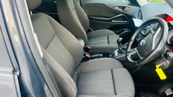 Used Vauxhall Zafira Tourer 2015 for sale - 74409825: Photo 21