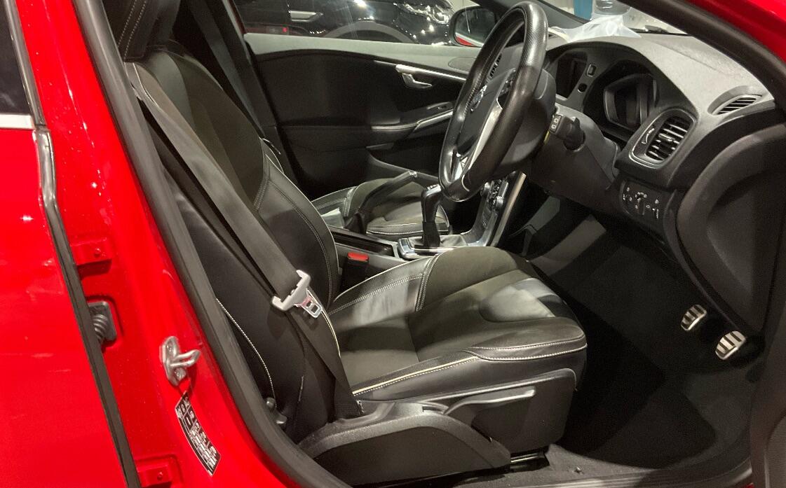 Used Volvo V40 2015 for sale - 76855764: Photo 4