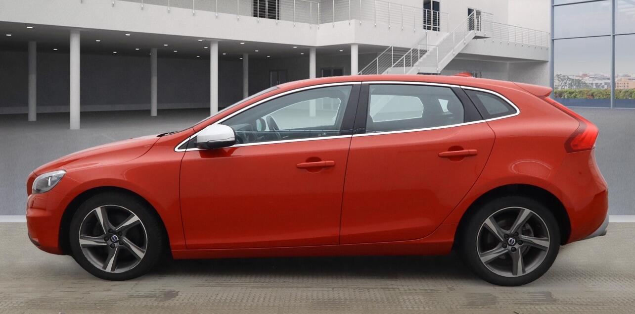 Used Volvo V40 2015 for sale - 76855764: Photo 5