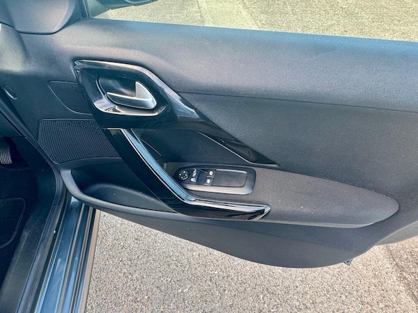 Used Peugeot 208 2016 for sale - 74750992: Photo 18