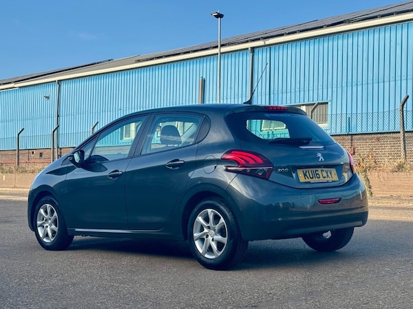 Used Peugeot 208 2016 for sale - 74750992: Photo 8