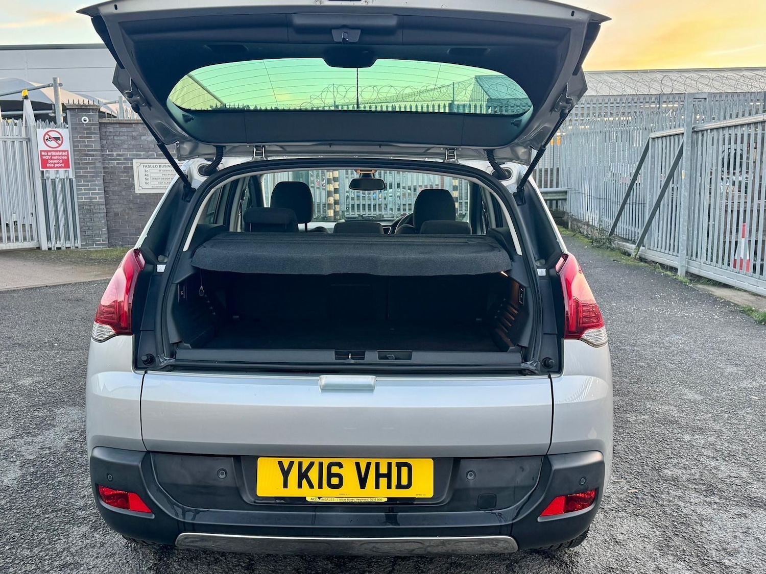 Used Peugeot 3008 2016 for sale - 76689591: Photo 14