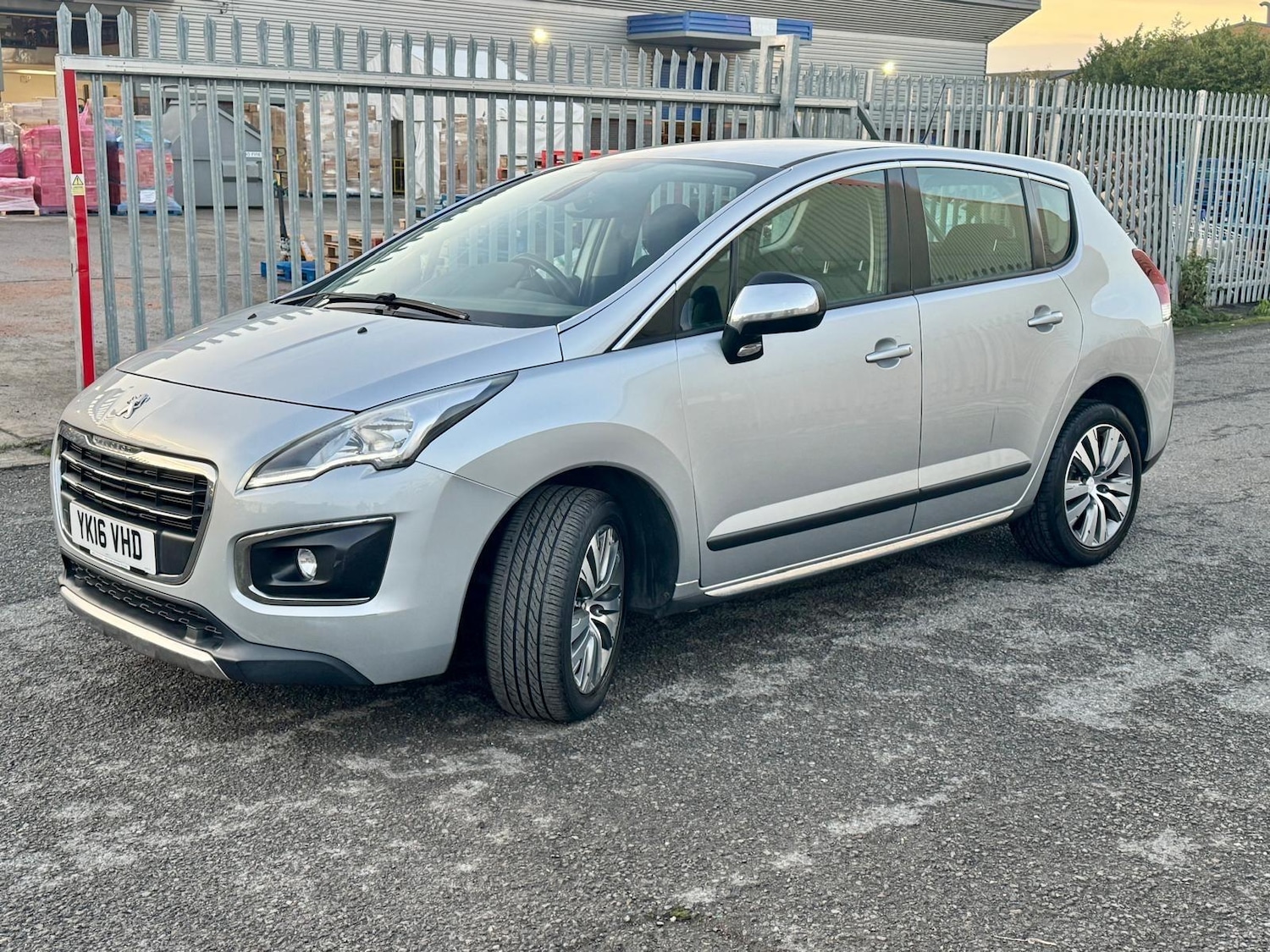 Used Peugeot 3008 2016 for sale - 76689591: Photo 2