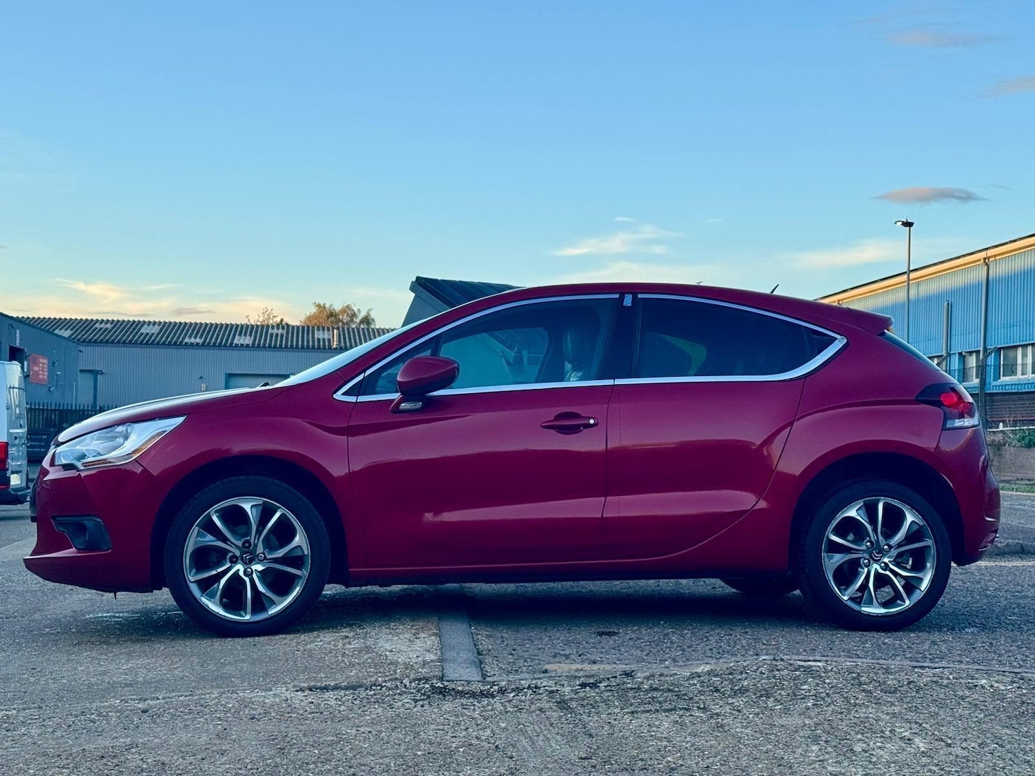 Used Citroen DS4 2015 for sale - 76988544: Photo 4