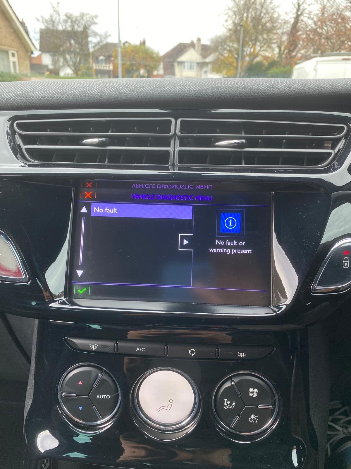 Used DS Automobiles DS 3 Cabrio 2015 for sale - 76499487: Photo 21