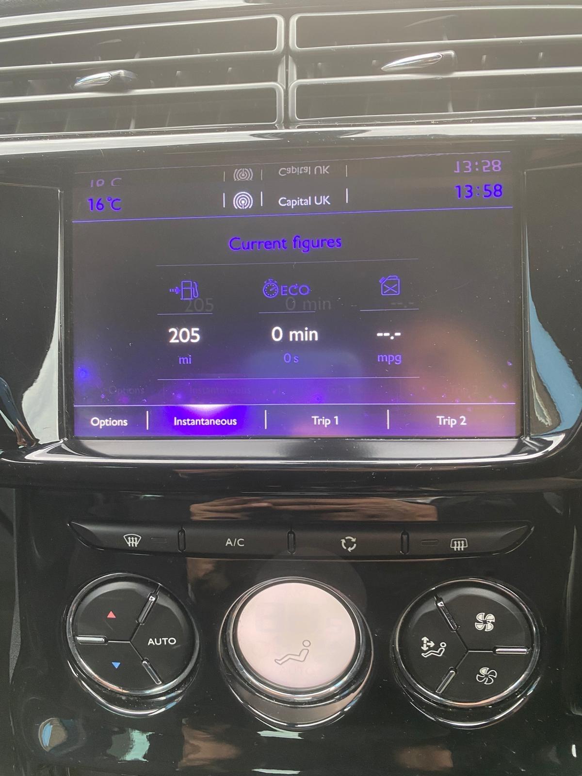 Used DS Automobiles DS 3 Cabrio 2015 for sale - 76499487: Photo 24