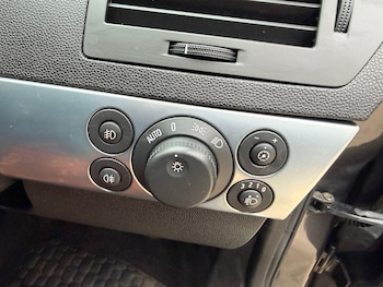 Used Vauxhall Astra 2010 for sale - 78301886: Photo