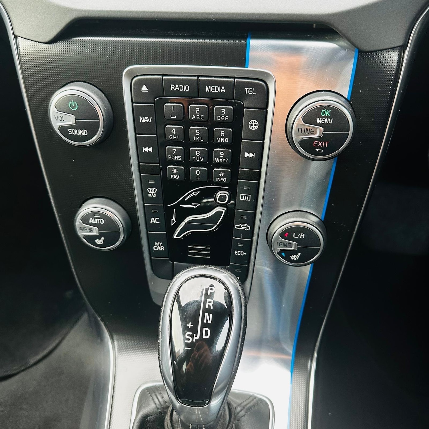 Used Volvo V40 2015 for sale - 76424897: Photo 10