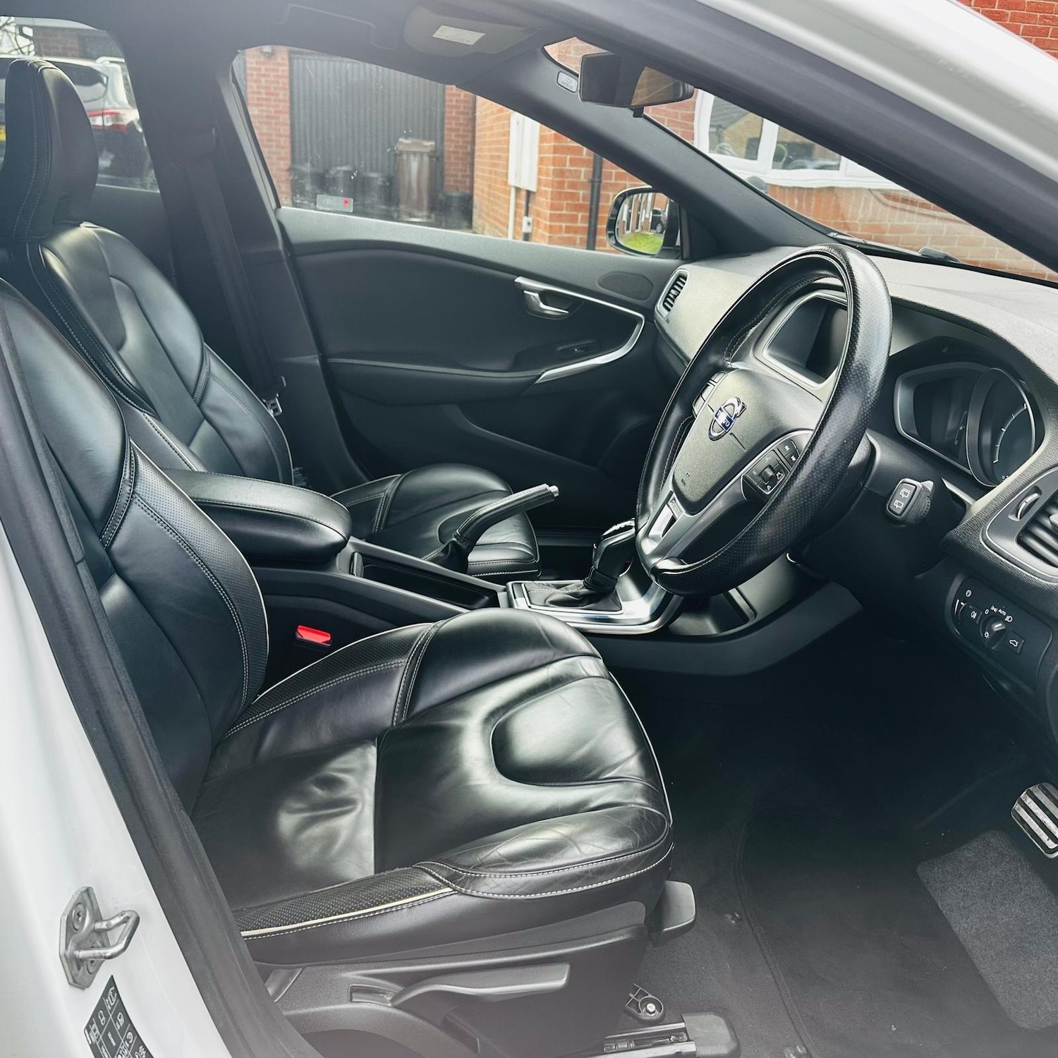 Used Volvo V40 2015 for sale - 76424897: Photo 12