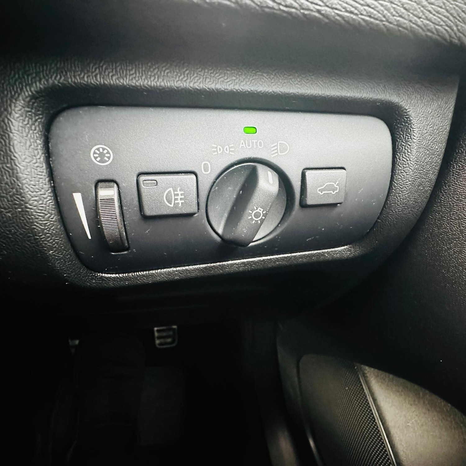 Used Volvo V40 2015 for sale - 76424897: Photo 16