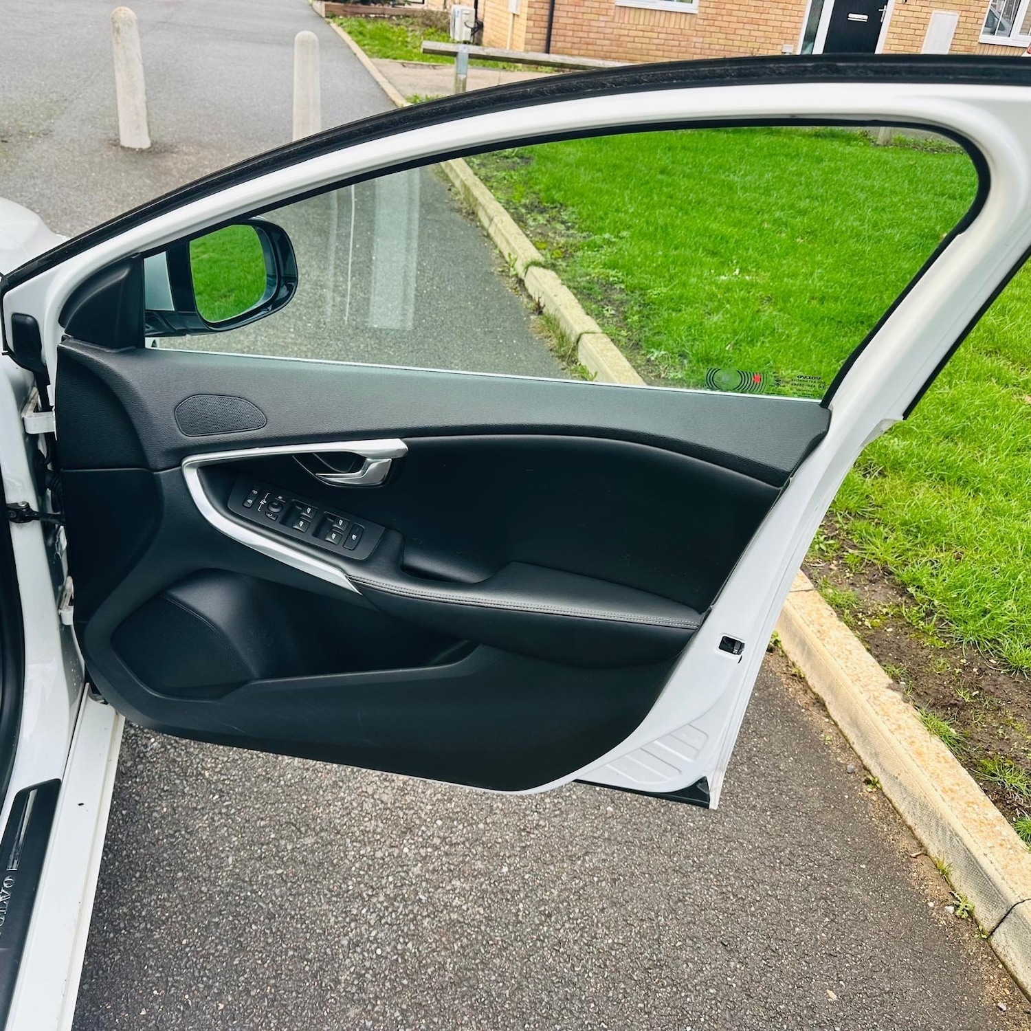 Used Volvo V40 2015 for sale - 76424897: Photo 19