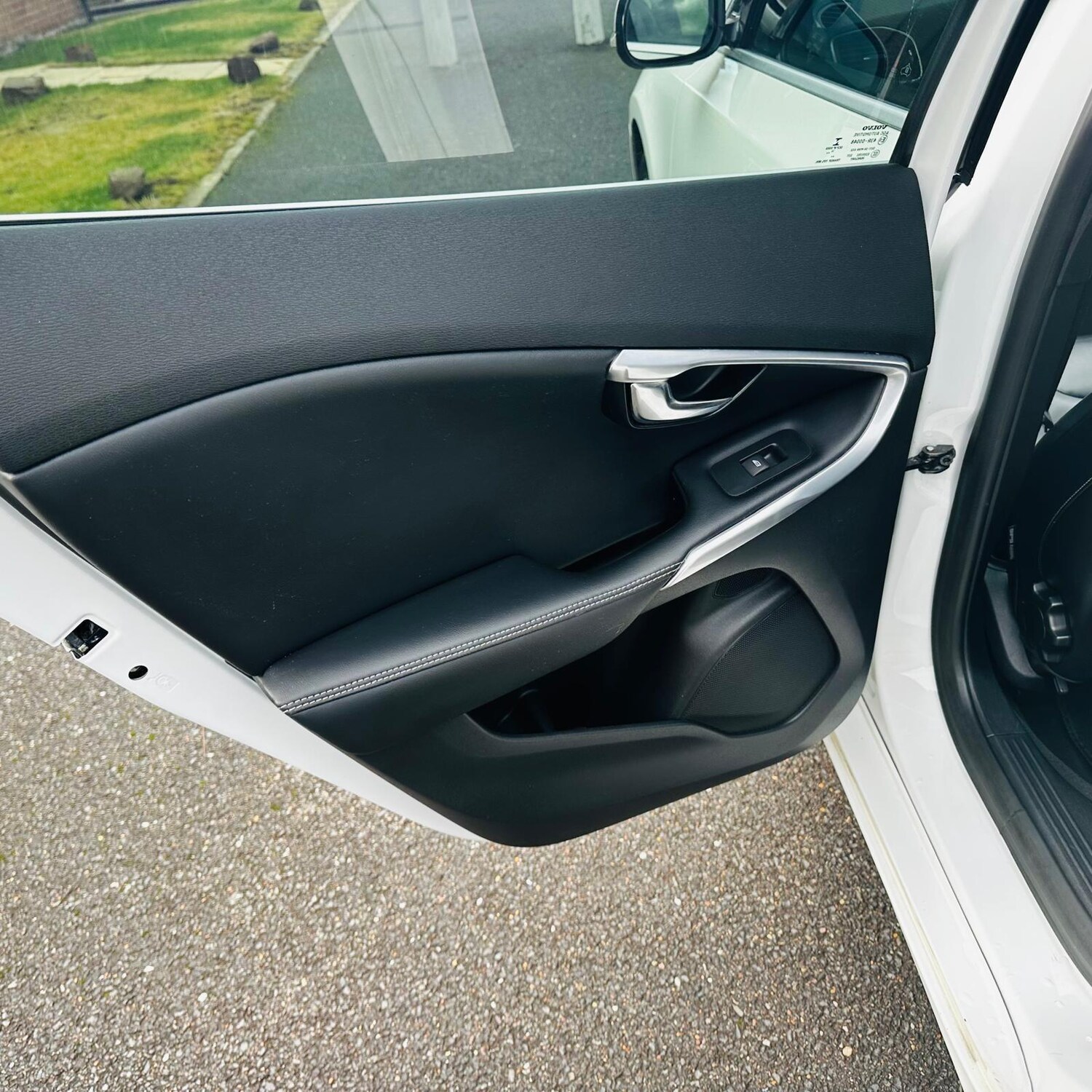 Used Volvo V40 2015 for sale - 76424897: Photo 22