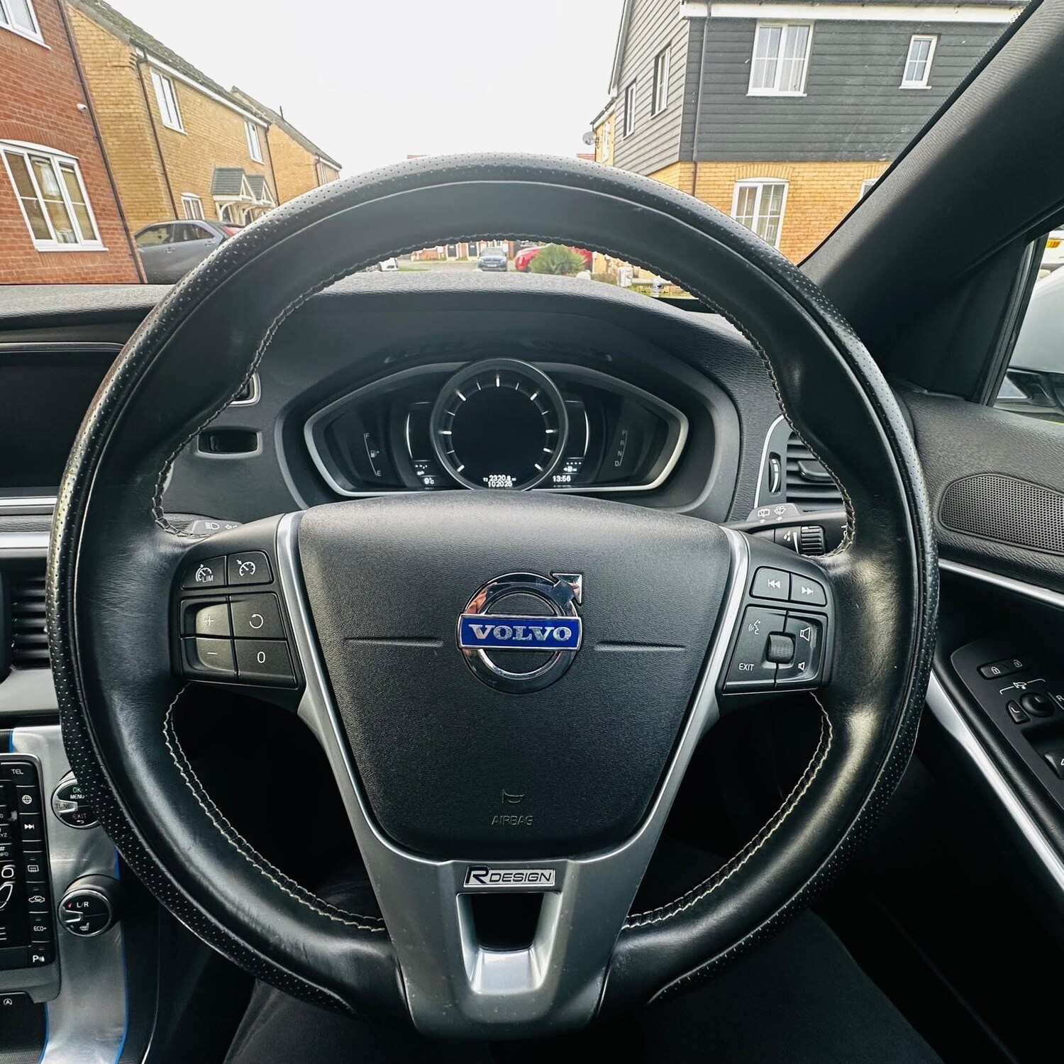 Used Volvo V40 2015 for sale - 76424897: Photo 27