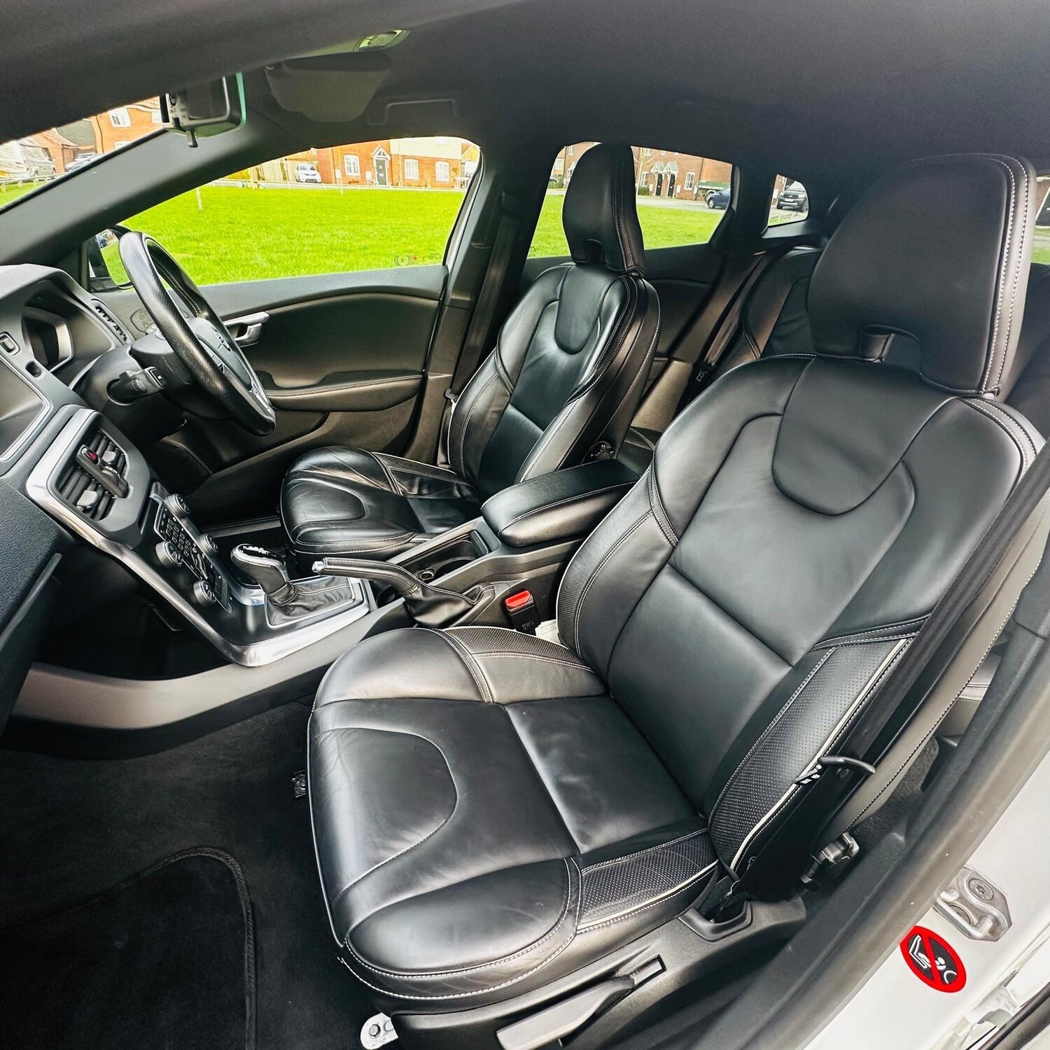 Used Volvo V40 2015 for sale - 76424897: Photo 28